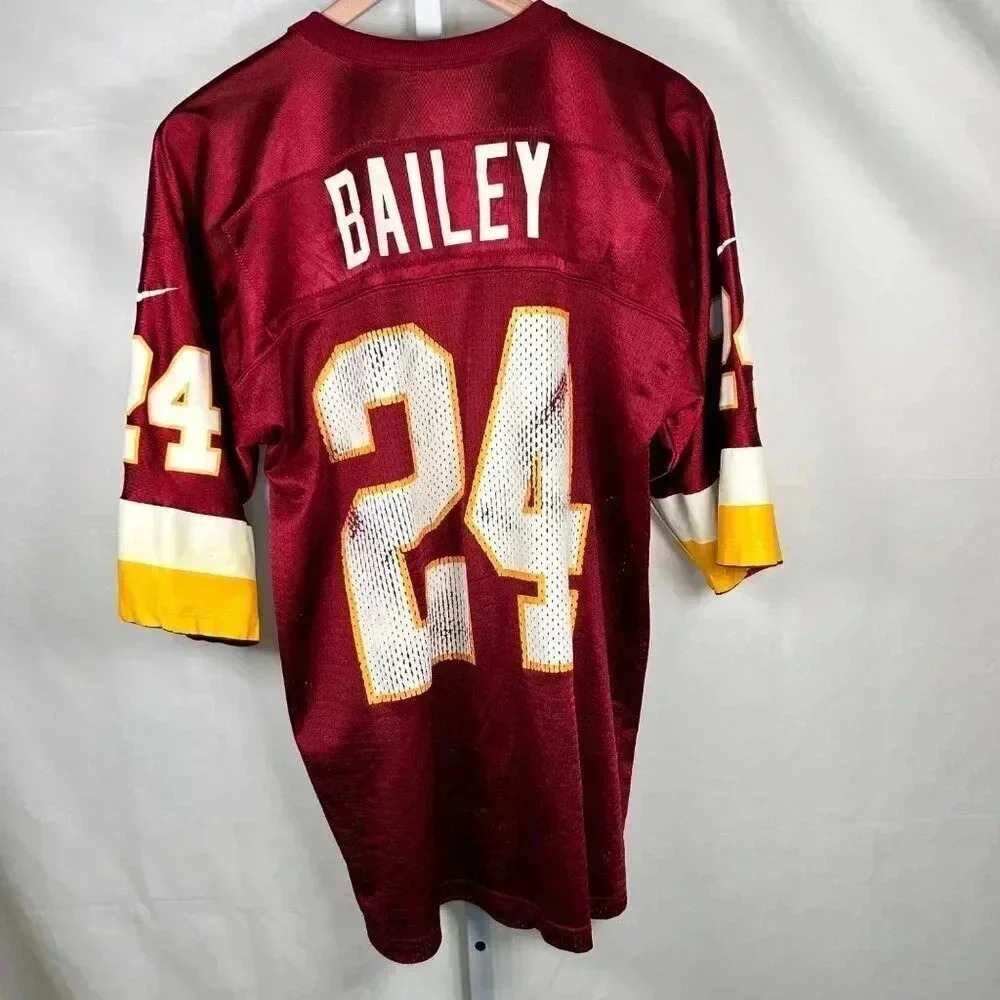 Nike Washington Redskins #24 Champ Bailey Size Medium Jersey Sports Athletic Str